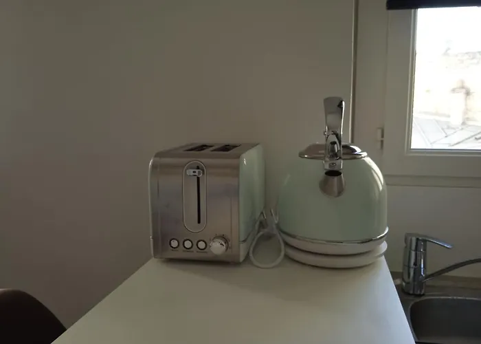 Gare Montparnasse,gorgeous1 Bedroom,close To Eiffel Tour,center , Stuning Place Apartment